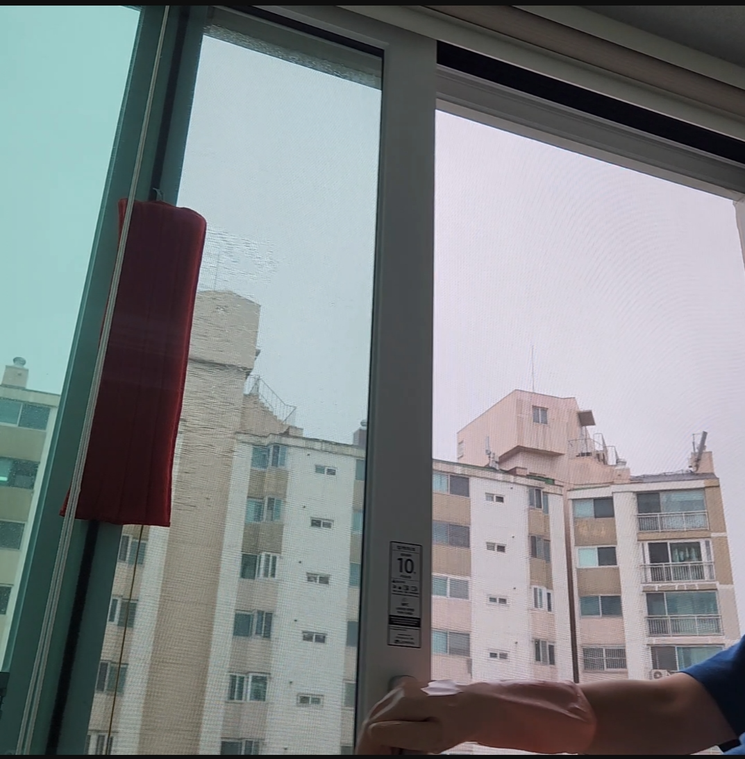 유리창청소-밀땡클리너사진