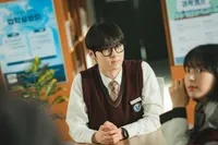 윤가민 (황민현 분)