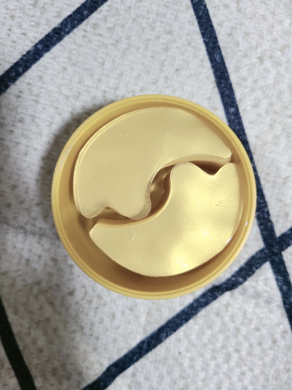 SNP 골드 콜라겐 퍼밍 아이패치의 패치