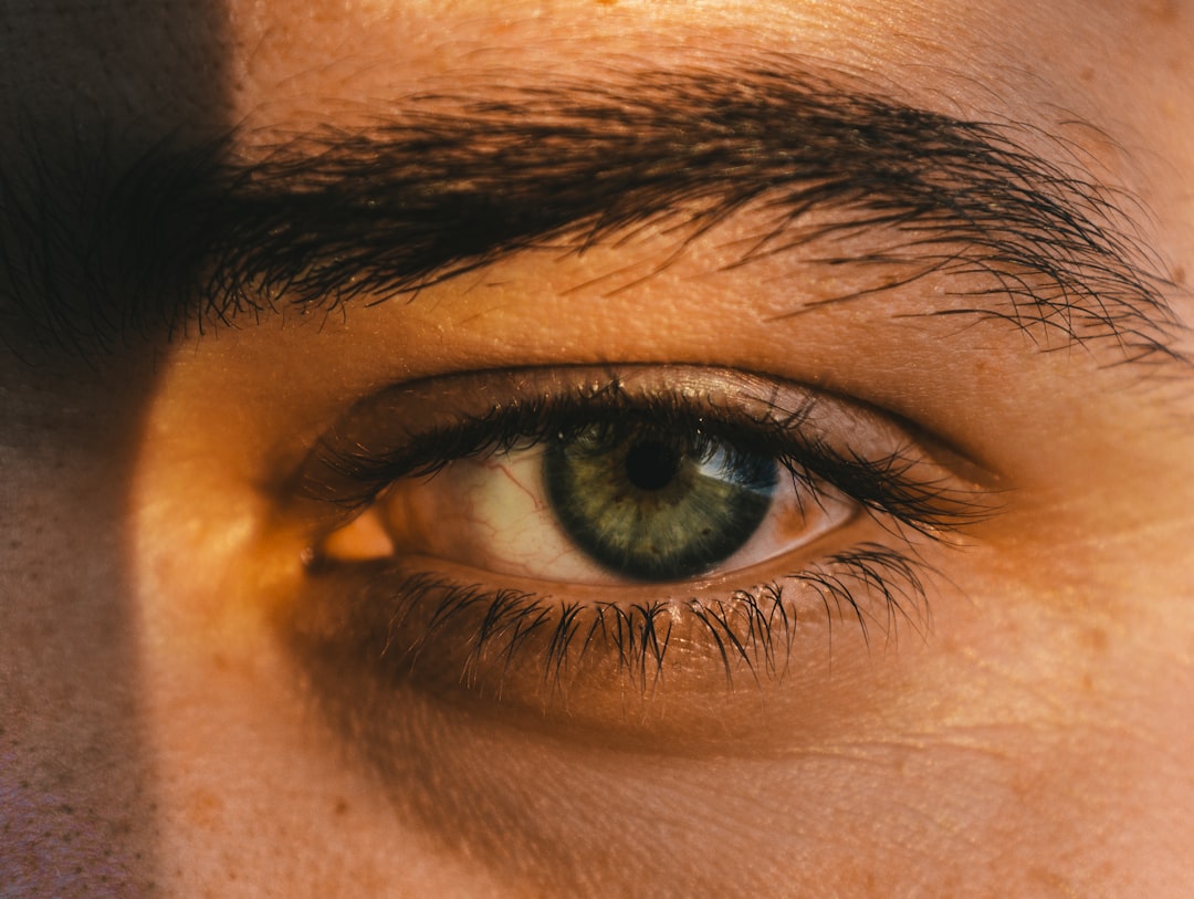 eyebrow