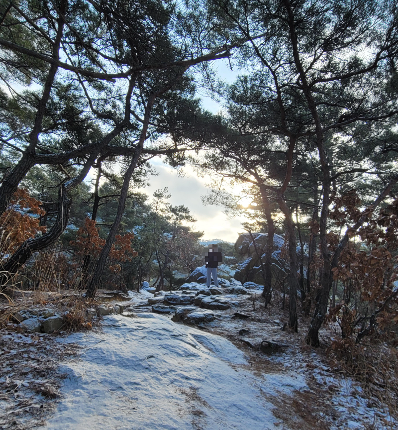 눈내린 북한산 등산로