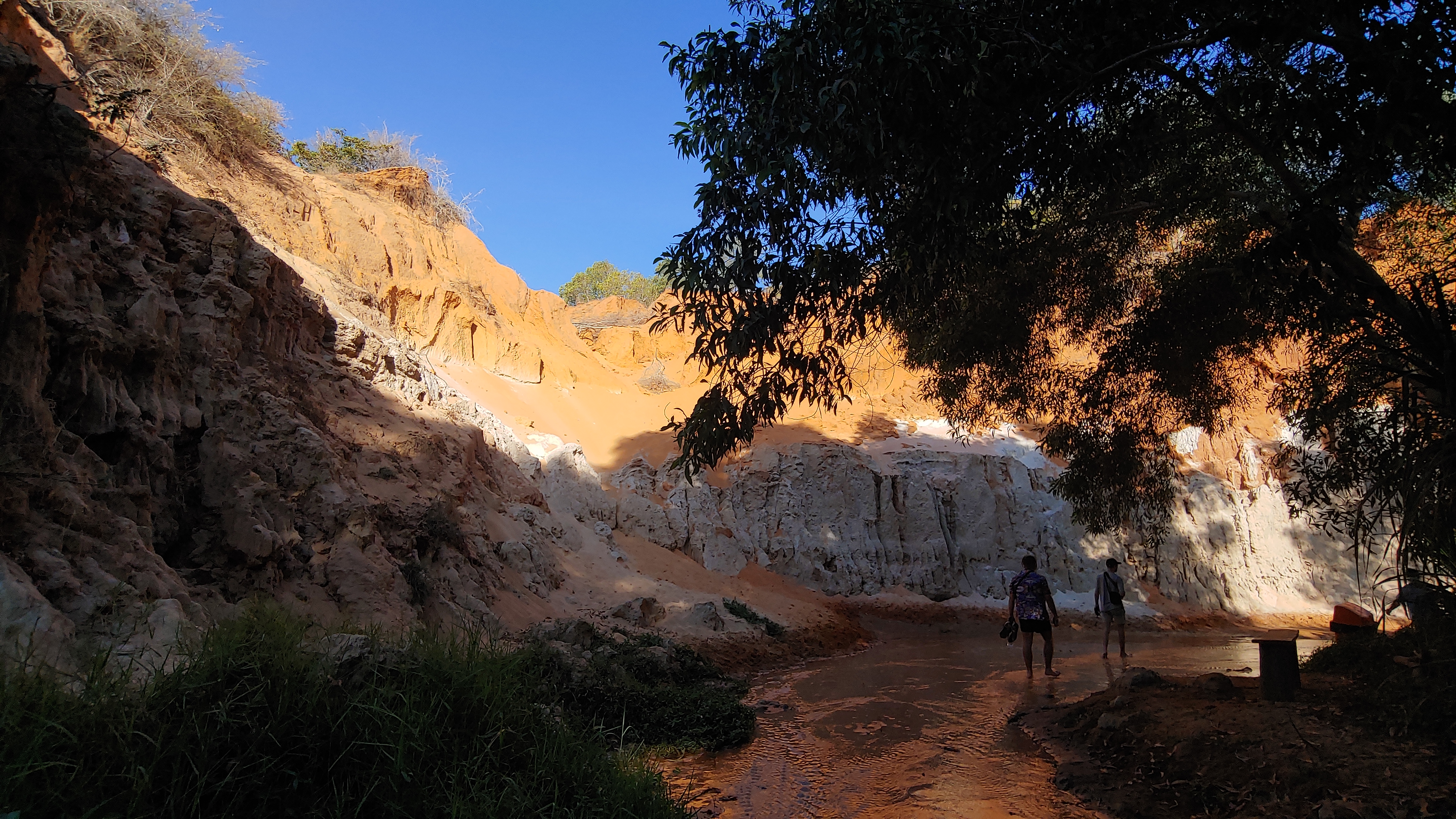 요정의 샘의 기이한 암석