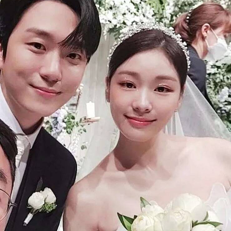 가수-고우림-전-스케이트선수-김연아