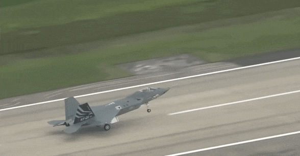 국산 전투기 KF-21 첫 비행 성공...세계 8번째 초음속 전투기 개발 VIDEO: South Korea-made first supersonic fighter