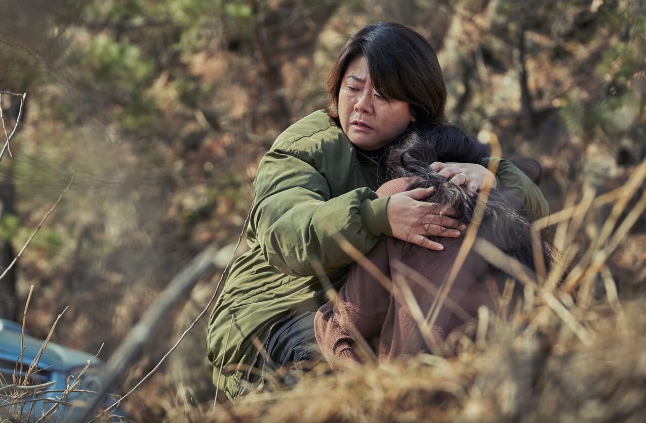 하얀 차를 탄 여자