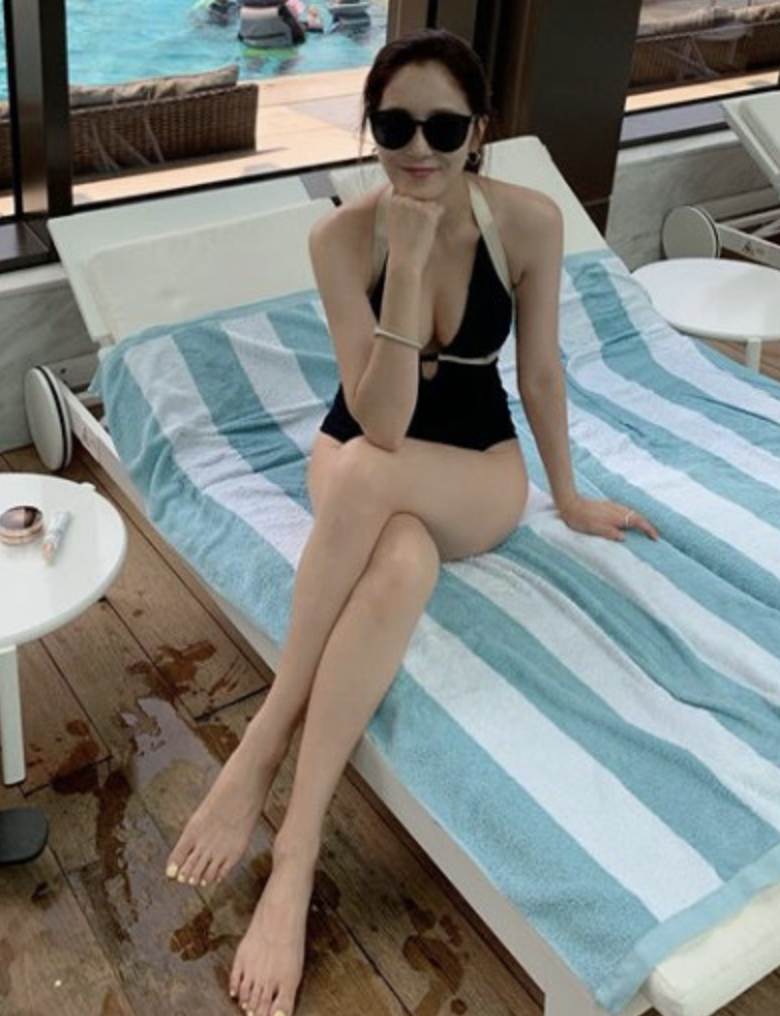 장가현18