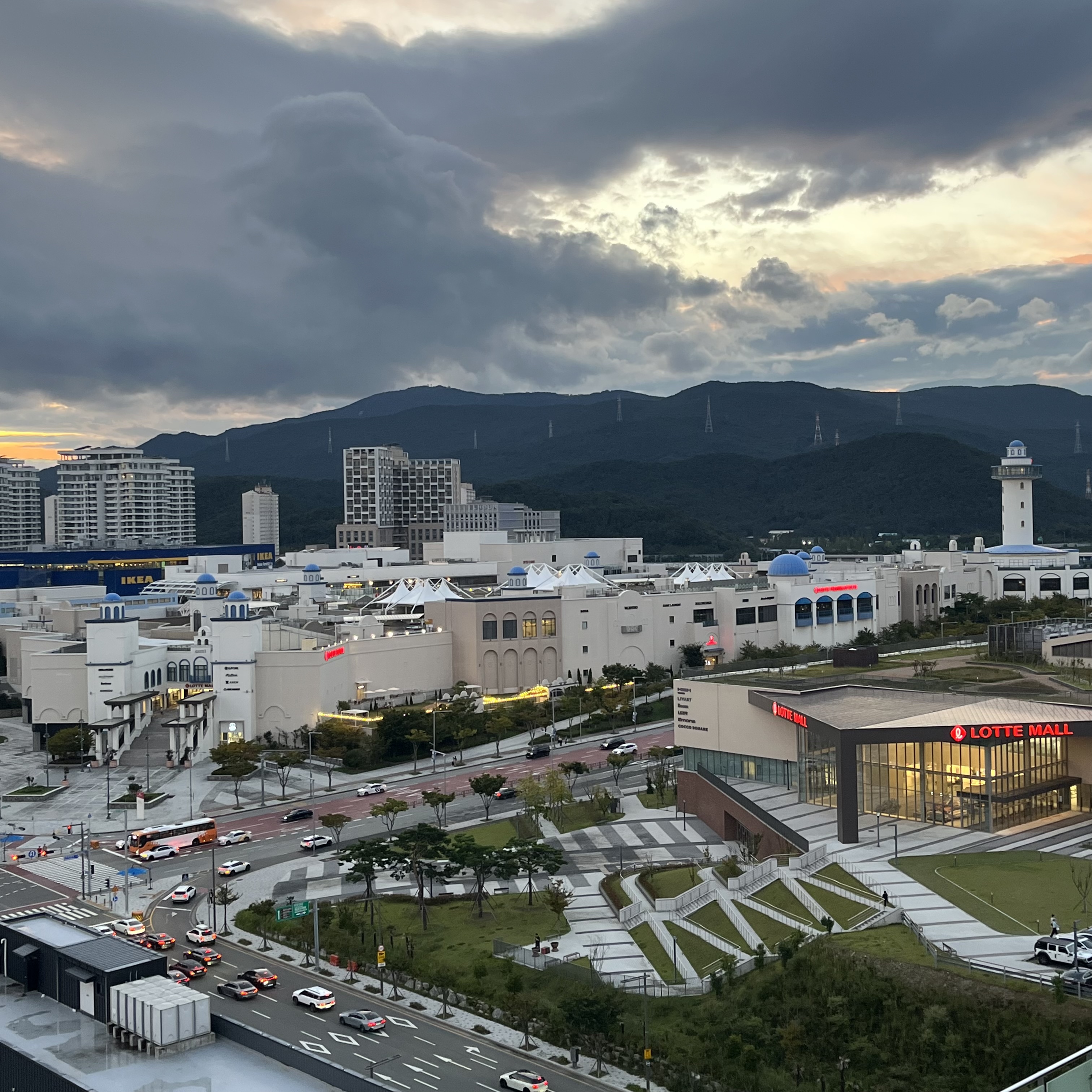 테라스에서 보이는 아울렛