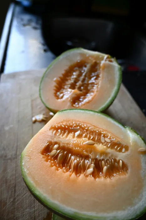 반으로-자른-멜론-사진