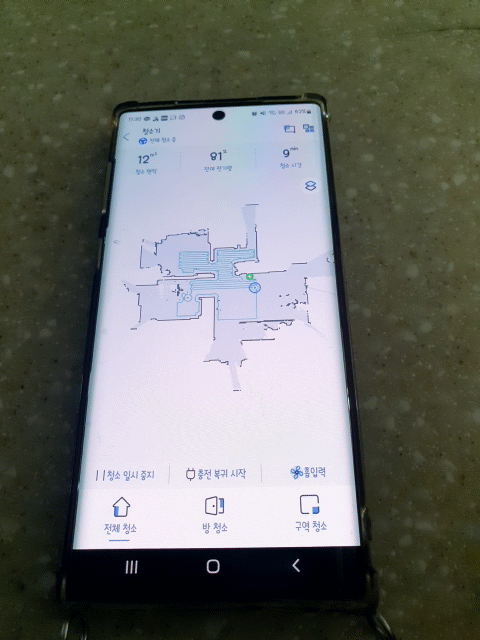 열일하고 있는 레노버 로봇청소기 움직임 발자국이 어플로 실시간으로 보임!