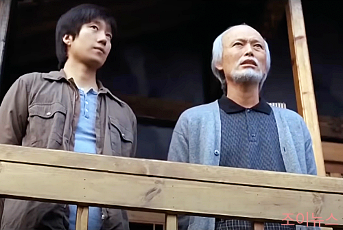 영화 이끼 속 천용덕