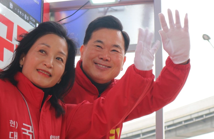 김승수 국회의원 프로필 나이 고향 학력 재산 페이스북