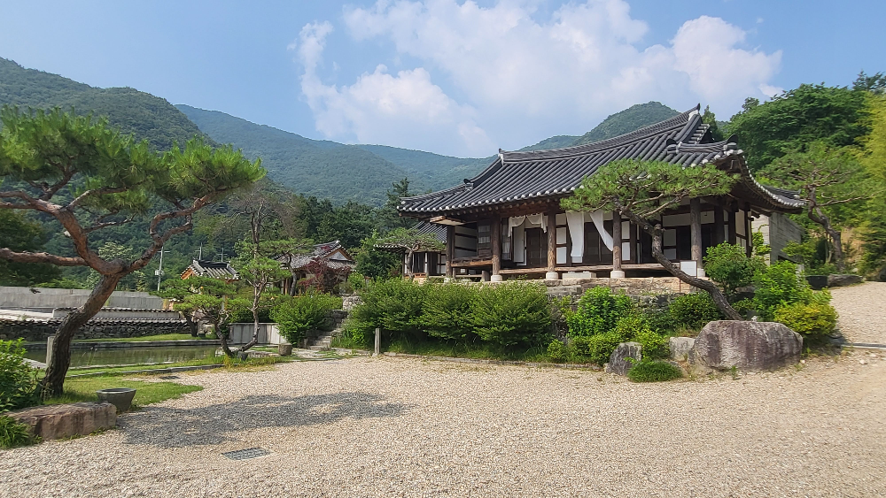 아원고택 한옥 숙소 실외 모습