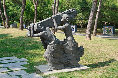 십자가의 길 조형물 사진
