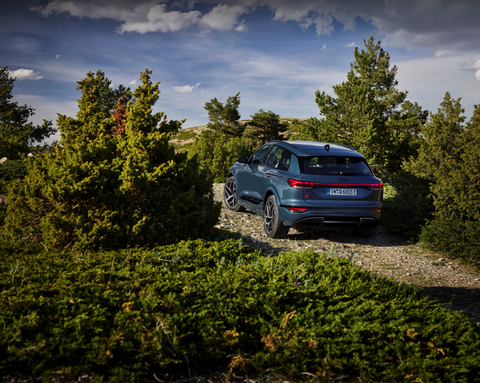아우디 Q6 e-트론 가격과 경쟁 모델 비교 어느 쪽이 더 가치 있을까?