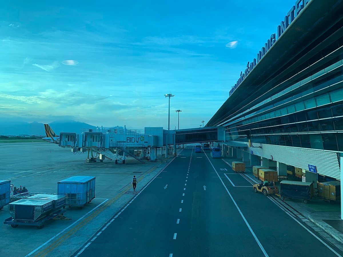 다낭 국제공항 국제선 터미널과 계류장