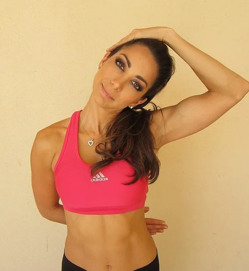 뒷목이 뻐근한 증상