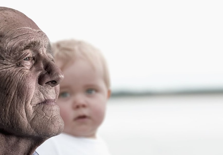할아버지와-아기