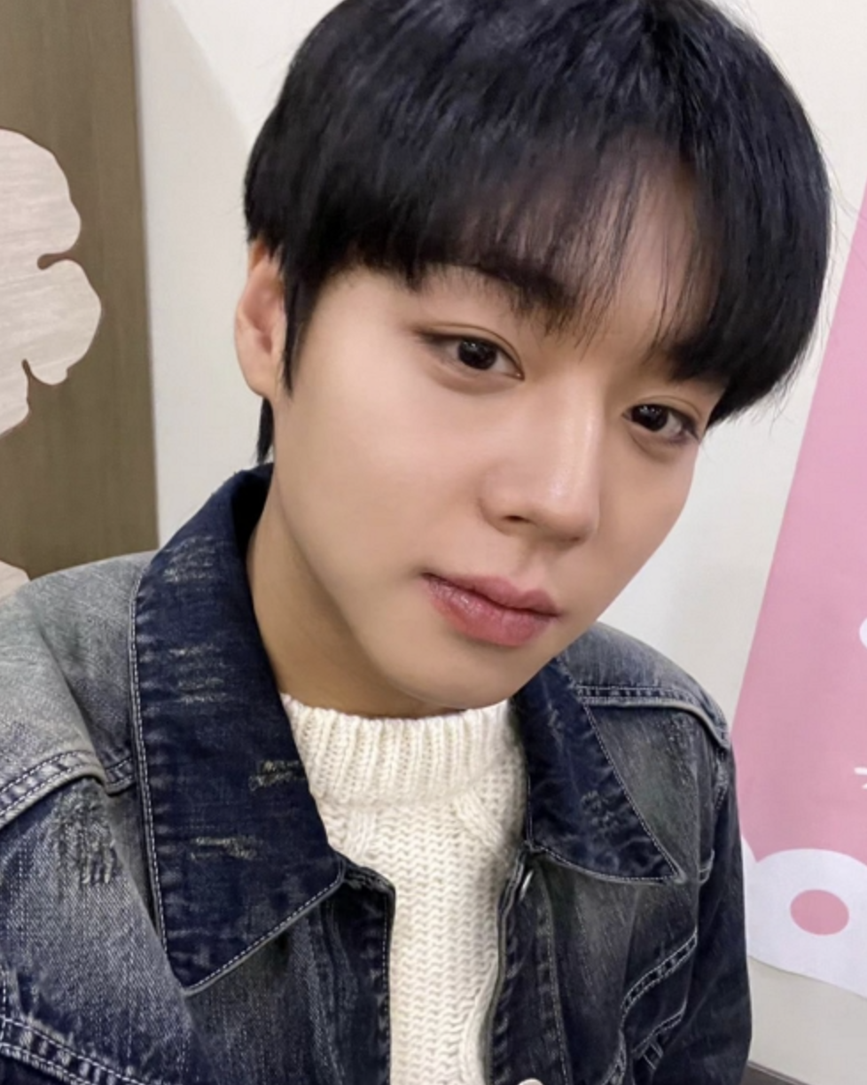 박지훈 셀카 사진