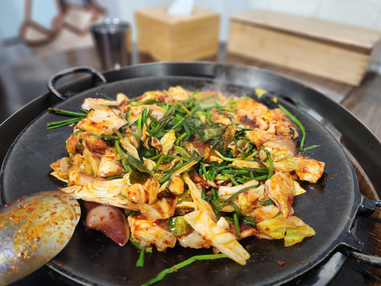 오징어 볶음 맛있게 만드는법 : 맛집 두꺼비집