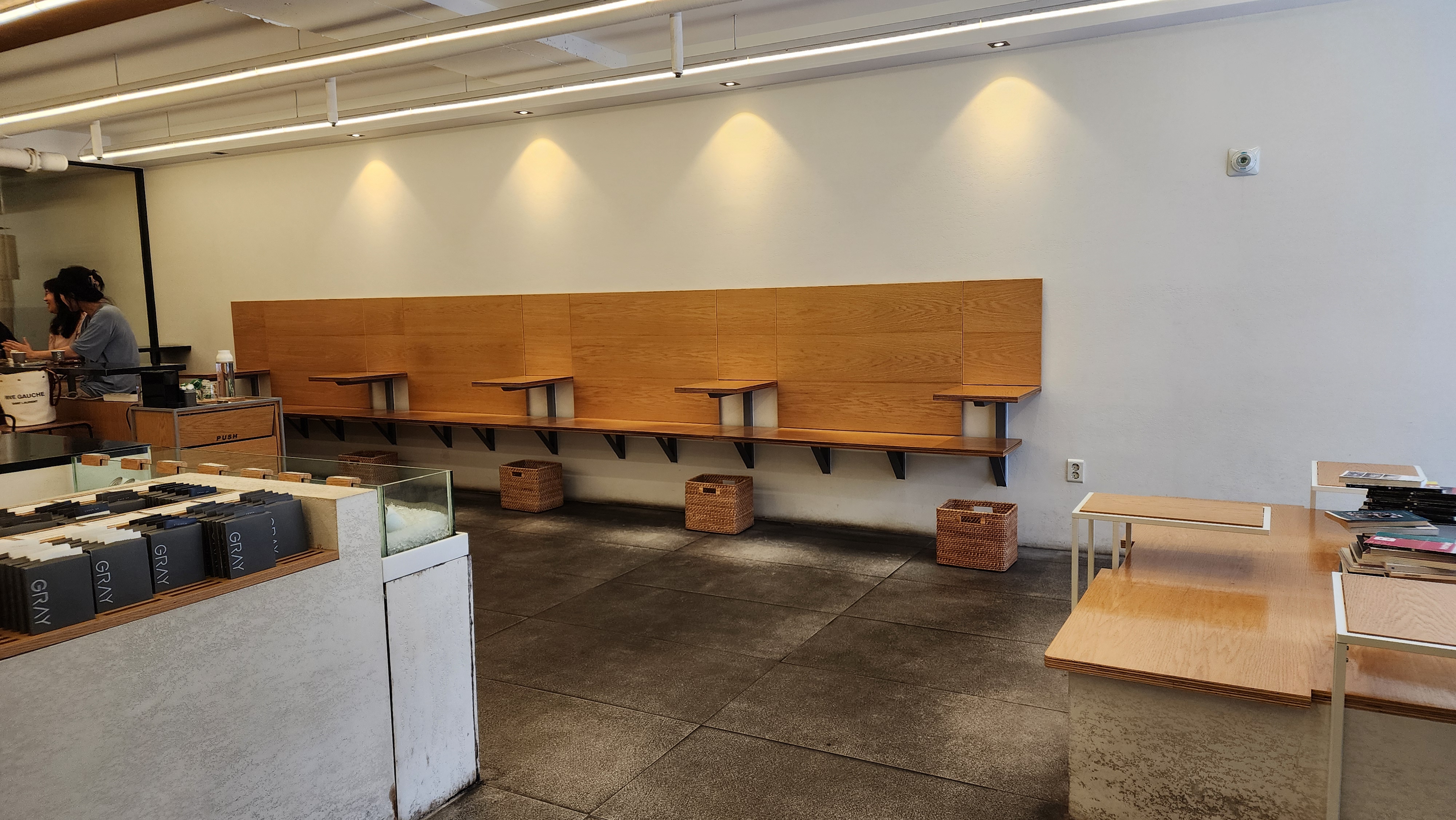 신사역 카페 그레이그리스트밀 분위기