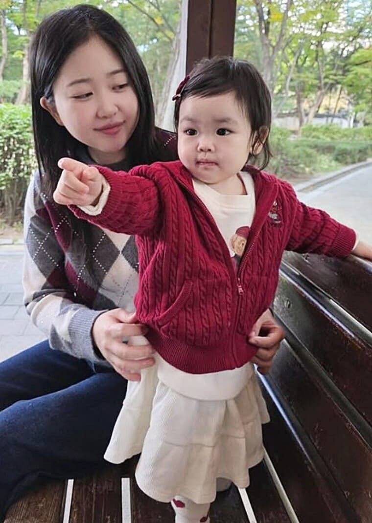 방송인-박수홍-아내-김다예-딸-재이