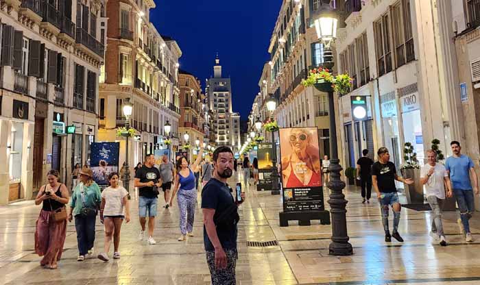 말라가에서도 현지인 같은 나의 남편-말라가 시내 야경