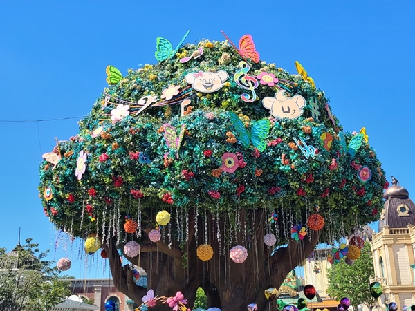 에버랜드의 상징인 매직트리