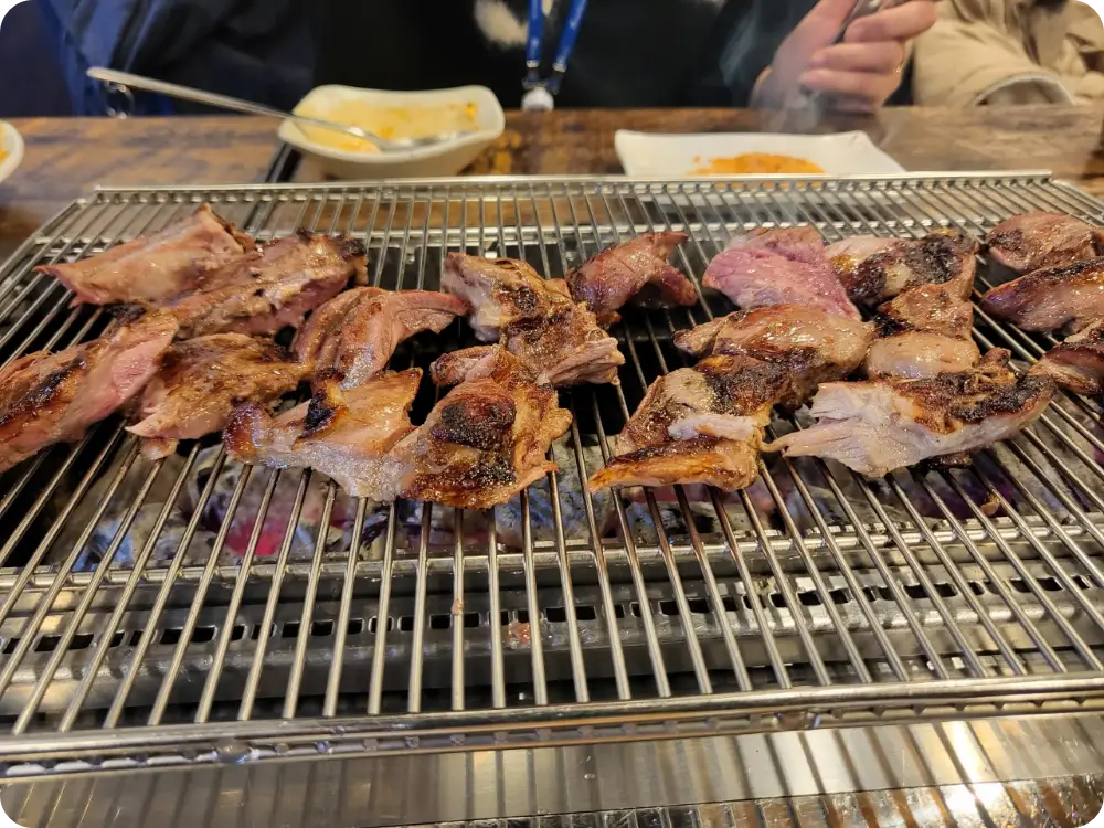 진해-석동-로컬맛집-초원양다리구이-자른-양다리구이