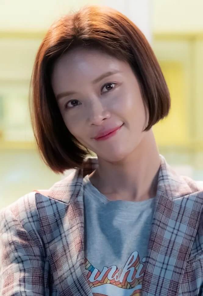훈남정음의 주인공 황정음의 대표 홍보 포스터입니다. 유정음 역을 맡았습니다.