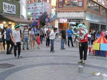 거리 공연 버스킹 매력과 전국 명소 추천 예술의 길거리 무대_2