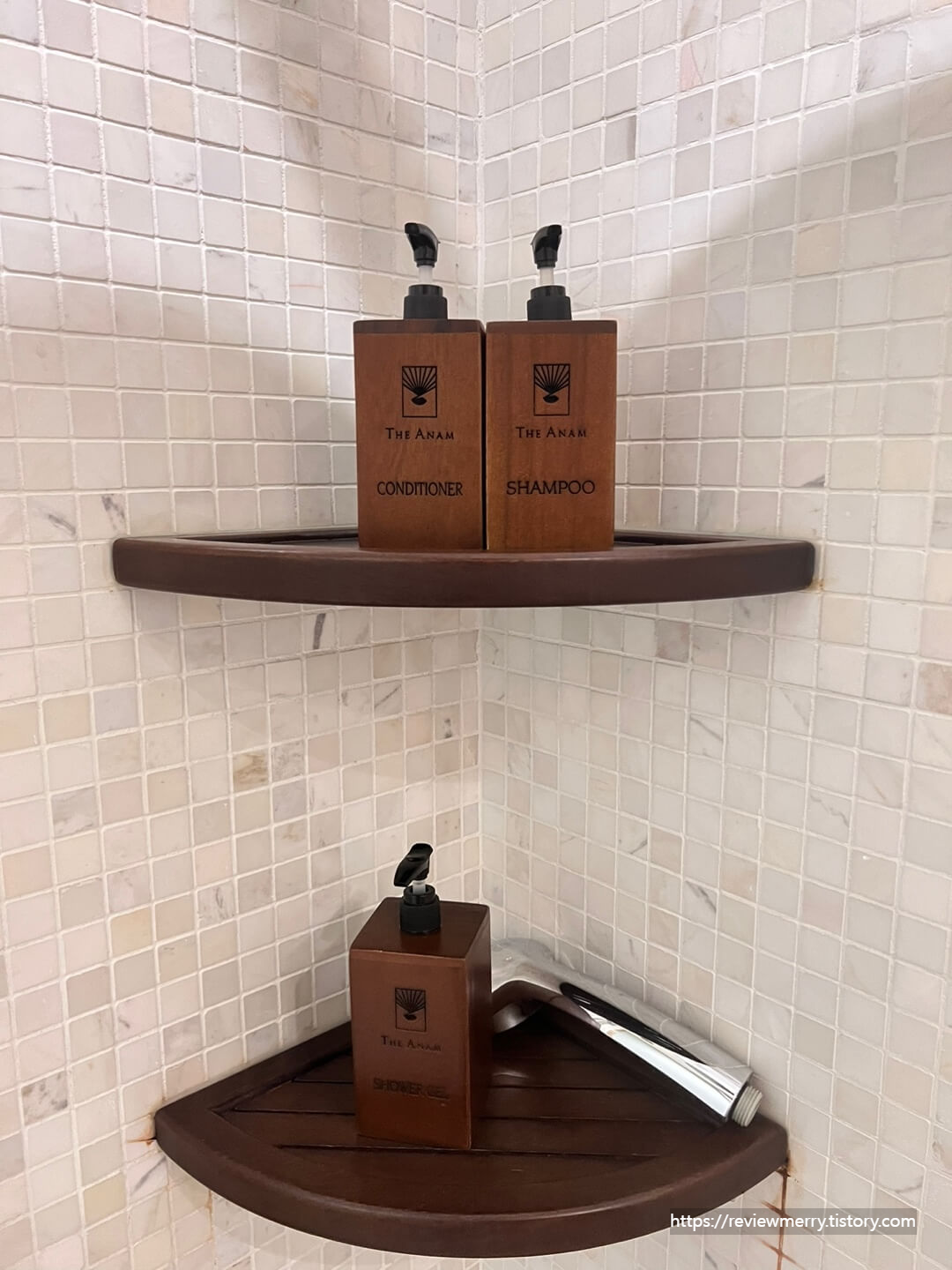 샤워실 에머니티