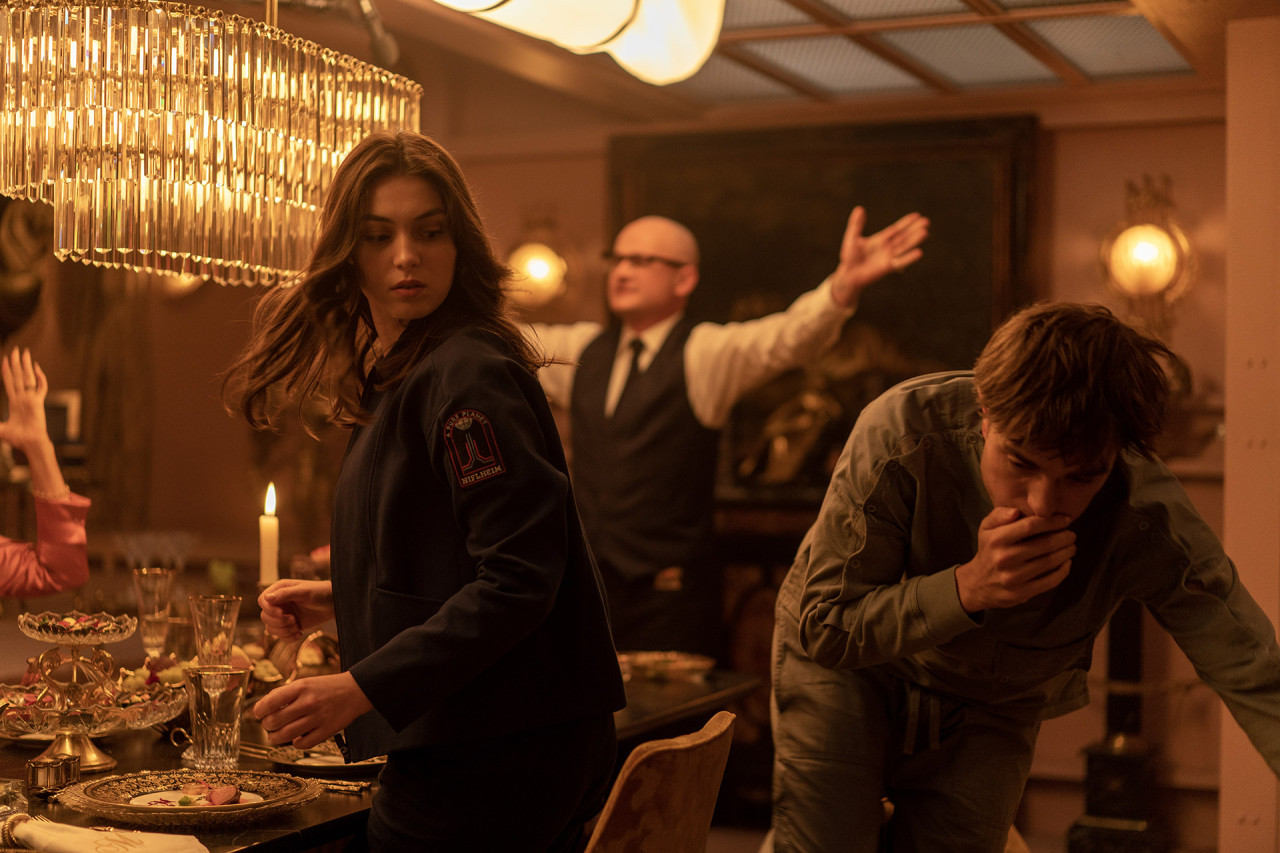 영화 미키17과 관련 된 사진