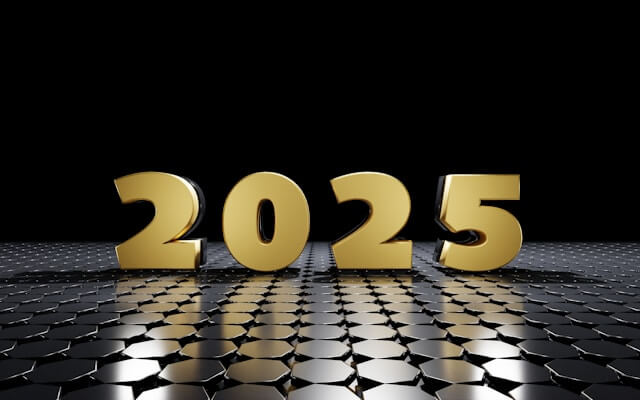 바닥에 노란색으로 써서 놓은 2025