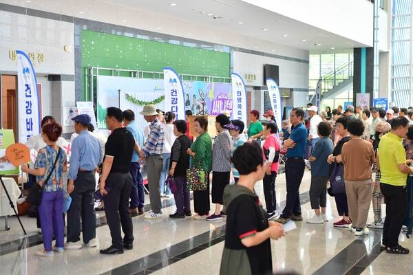 장성군, AI·IoT로 어르신 건강 '스마트하게' 관리하는 비법 대공개!