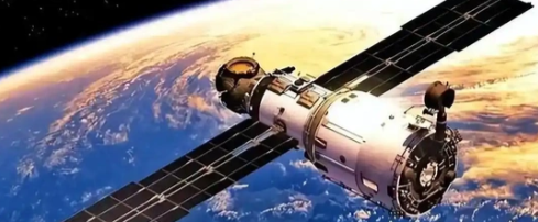 우주에서돌고있는저궤도인공위성사진