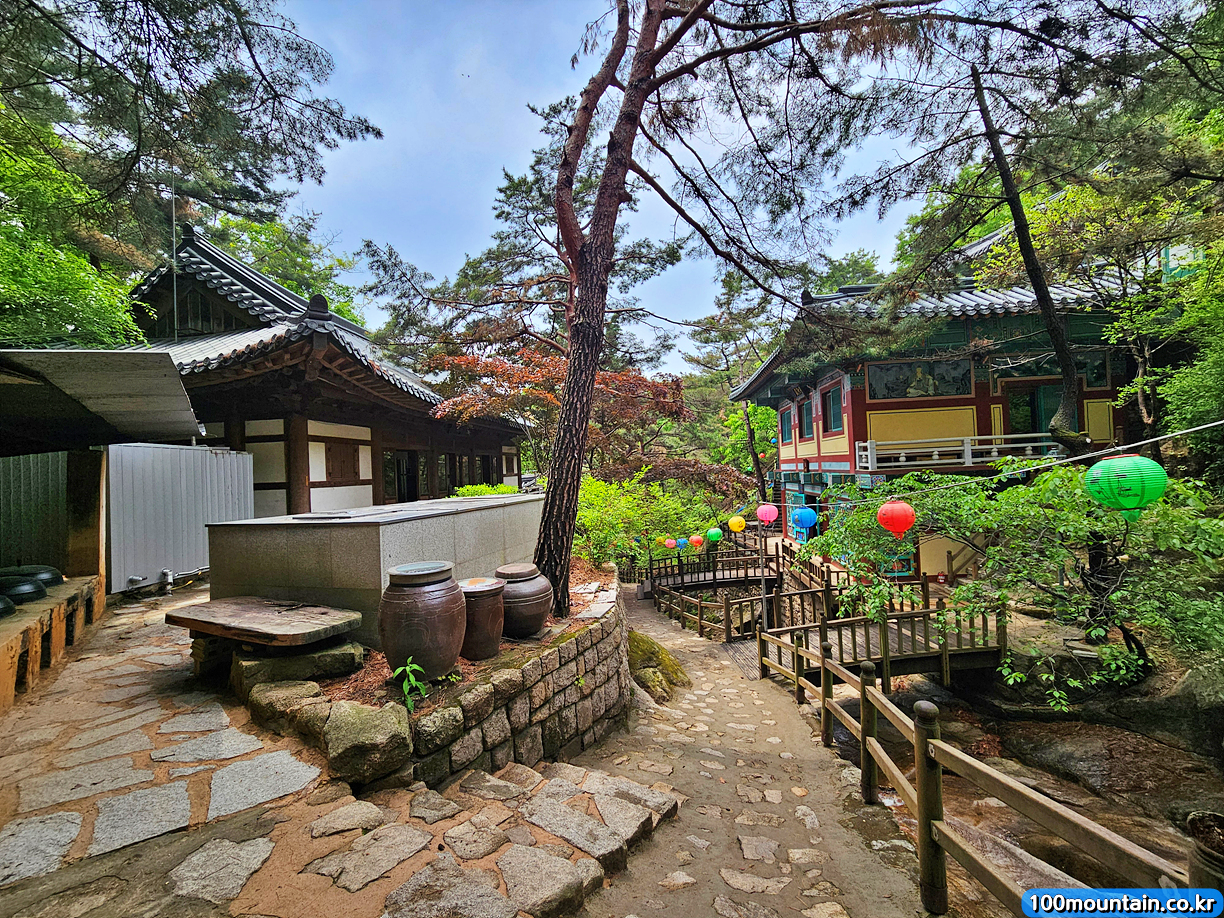 적묵당과 미타전