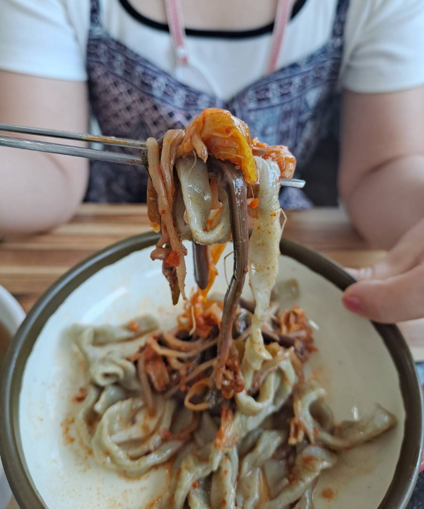 앞접시에 육칼 담다