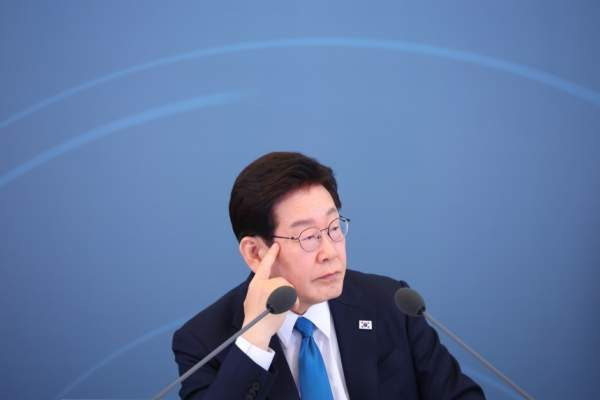 이 대통령 네거티브 규제 전환, "첨단산업 안 되는 것 빼고 다 허용한다" 규제합리화 선언