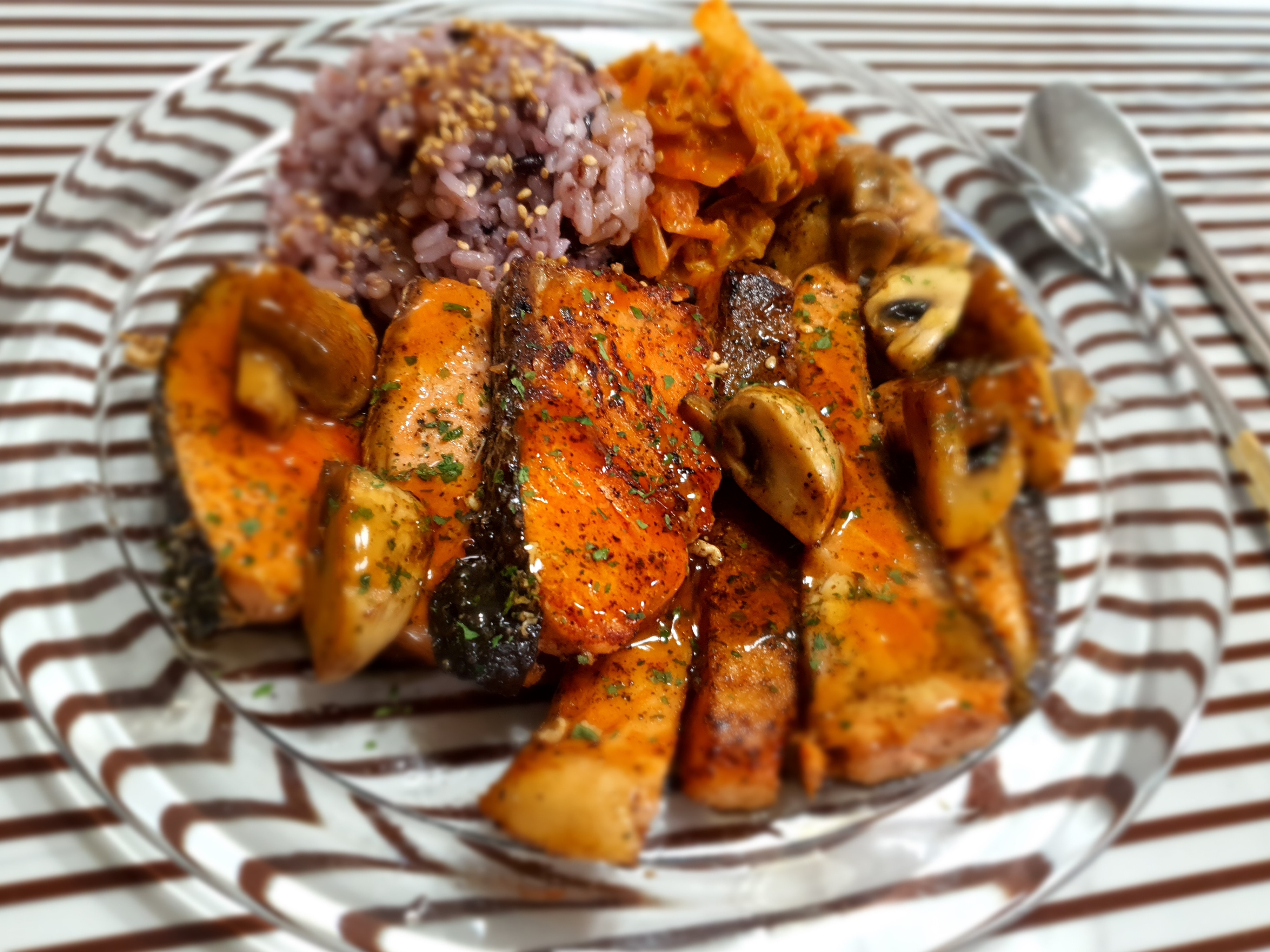 데리야키-소스로-만드는-연어-구이를-소개합니다.