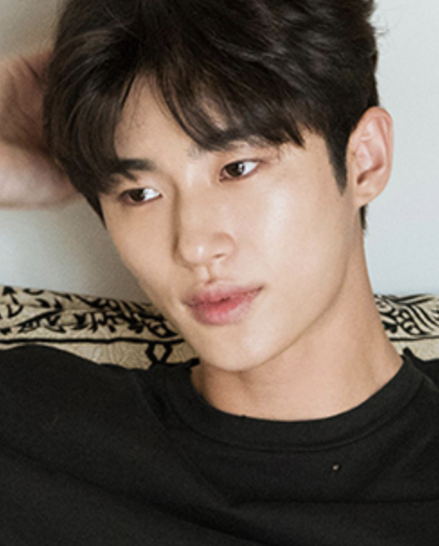 변우석 화보 셀카