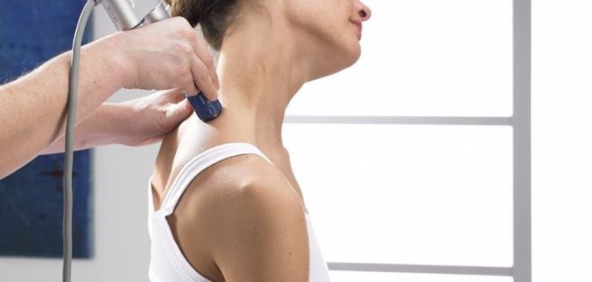 어깨가 아픈 이유