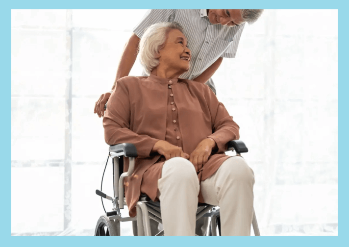 휠체어-앉아있는-노인