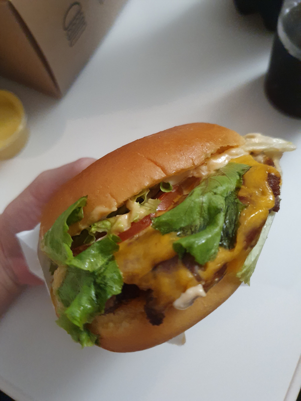 위에서_본_쉑버거