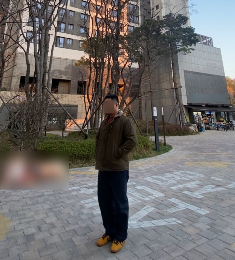 데일리룩('26. 4. 9.)프리즘웍스 덱자켓 EDGAR N-1, 비전스트릿웨어 빈티지티셔츠, 무신사스탠다드 레플리카 퍼티그팬츠 오어슬로우st, 컨버스 올스타 클래식 트레이너 옥스