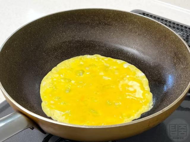 프라이팬 달라붙은 눌어붙음 코팅 달걀