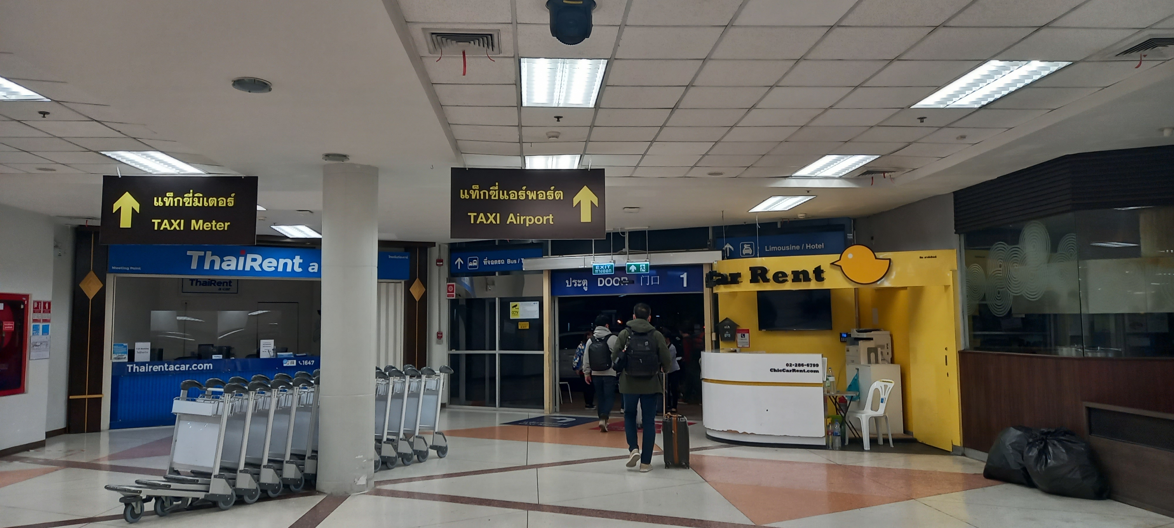 치앙마이국제공항 택시승강장으로 가는 모습