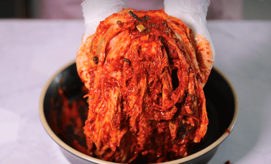 김치,배추김치,소금,무,부추,배추