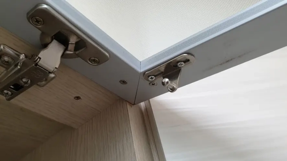 쇼바 연결 부품 고정