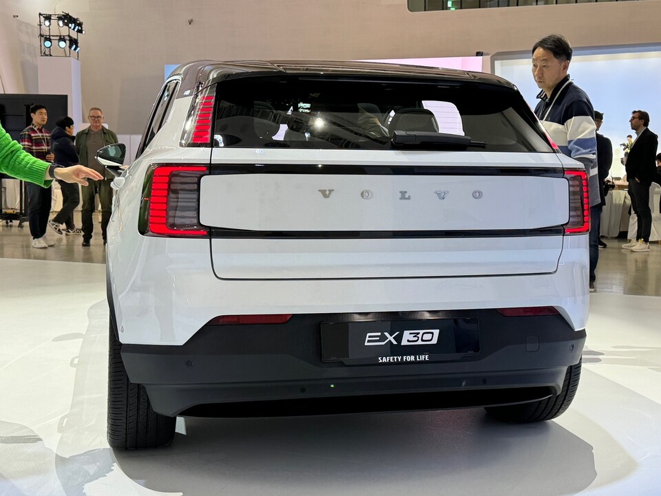 볼보자동차 EX30