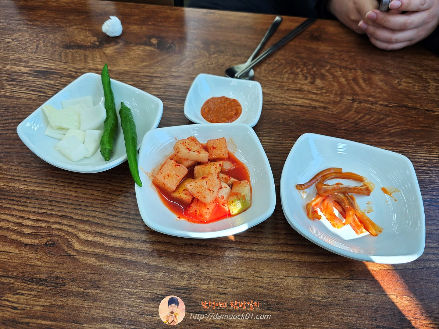 담미순대국 반찬